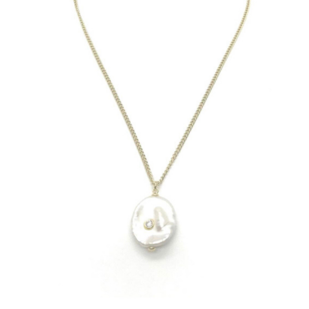 P E A R L A  CURB CHAIN NECKLACE
