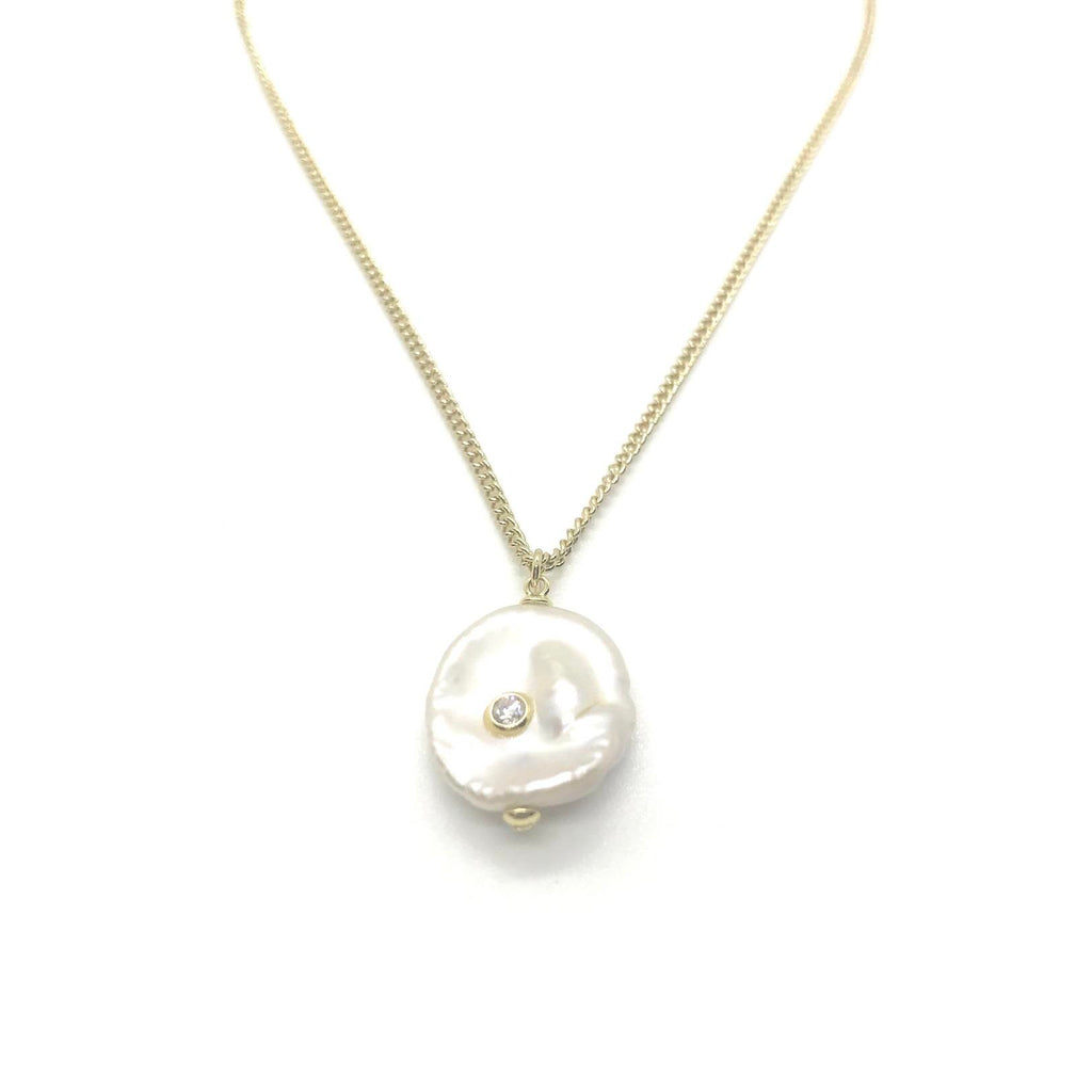 P E A R L A  CURB CHAIN NECKLACE