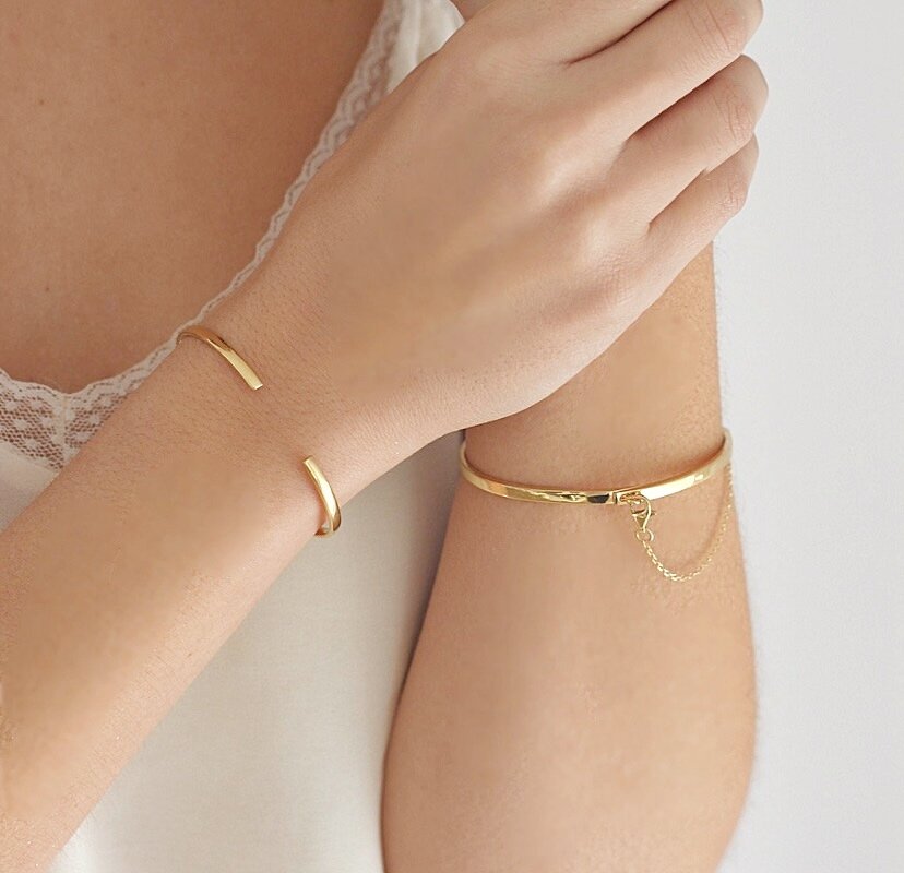 OPEN GOLD BANGLE